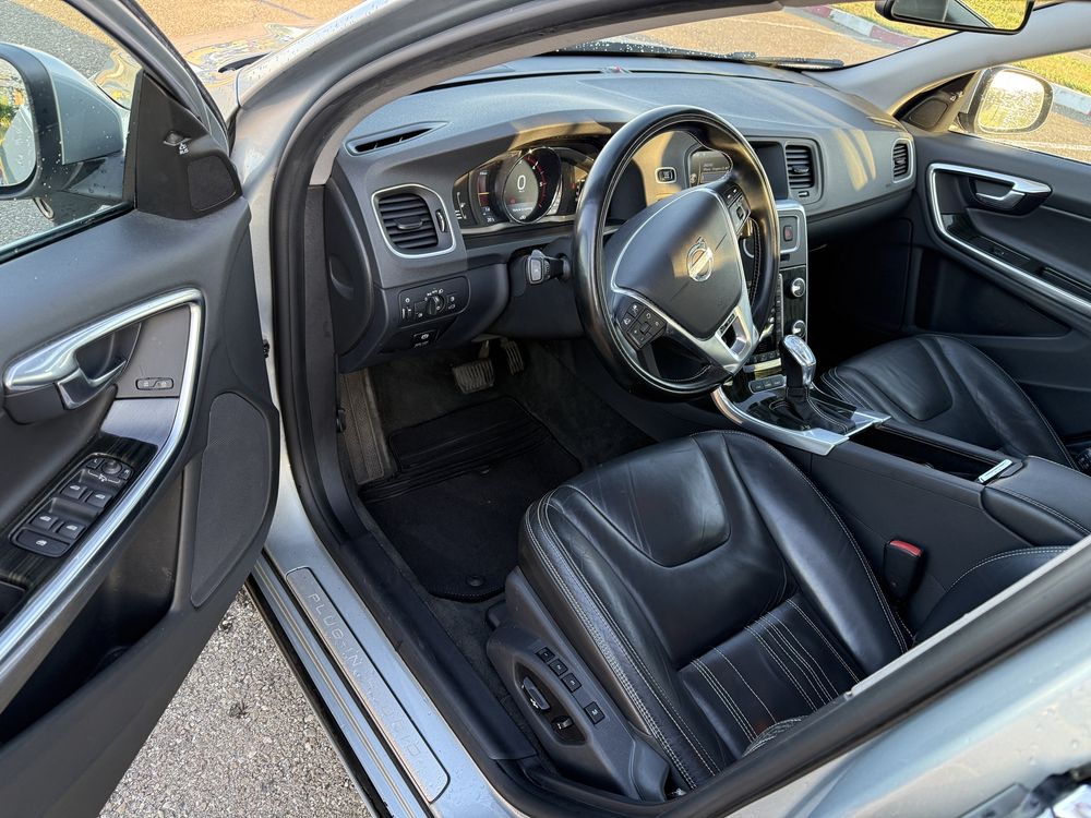 Volvo v60 D 6 plug-in hibrid