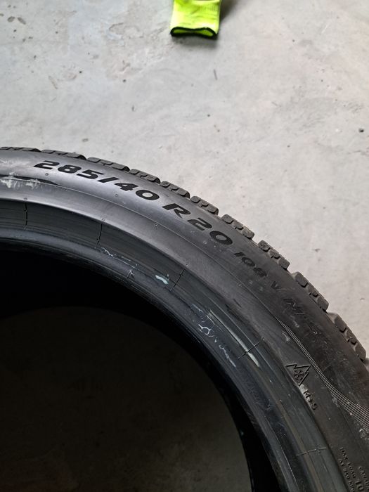 2 anvelope iarnă 285 40 r20 Pirelli