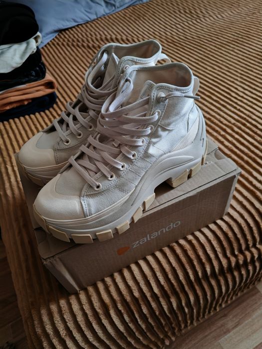 Vând adidas Nizza noi