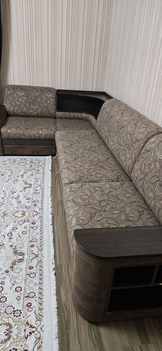 Диван угловой большой