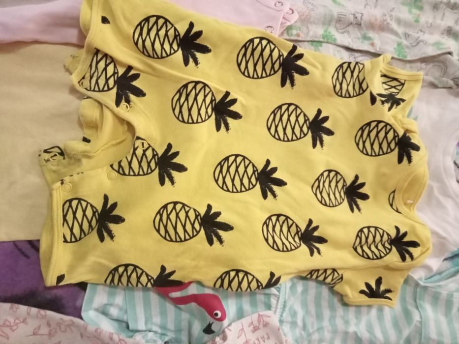 Lot hainute bebe fata de la 60 la 92 plus un cadou la pachet