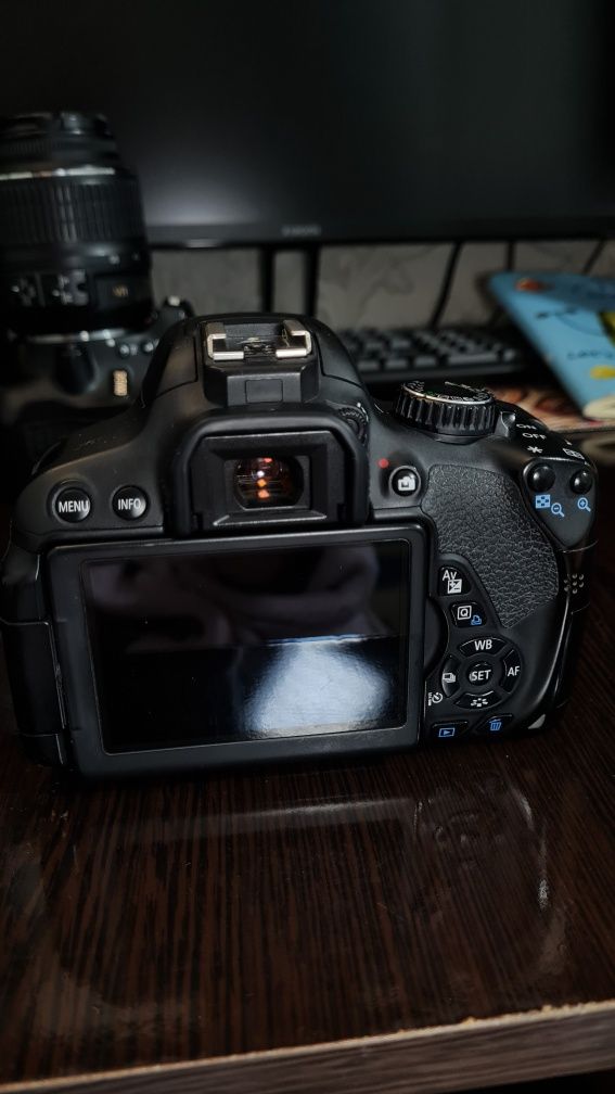 Canon EOS 650D + объектив Canon 50mm f/1.8 | Б.У