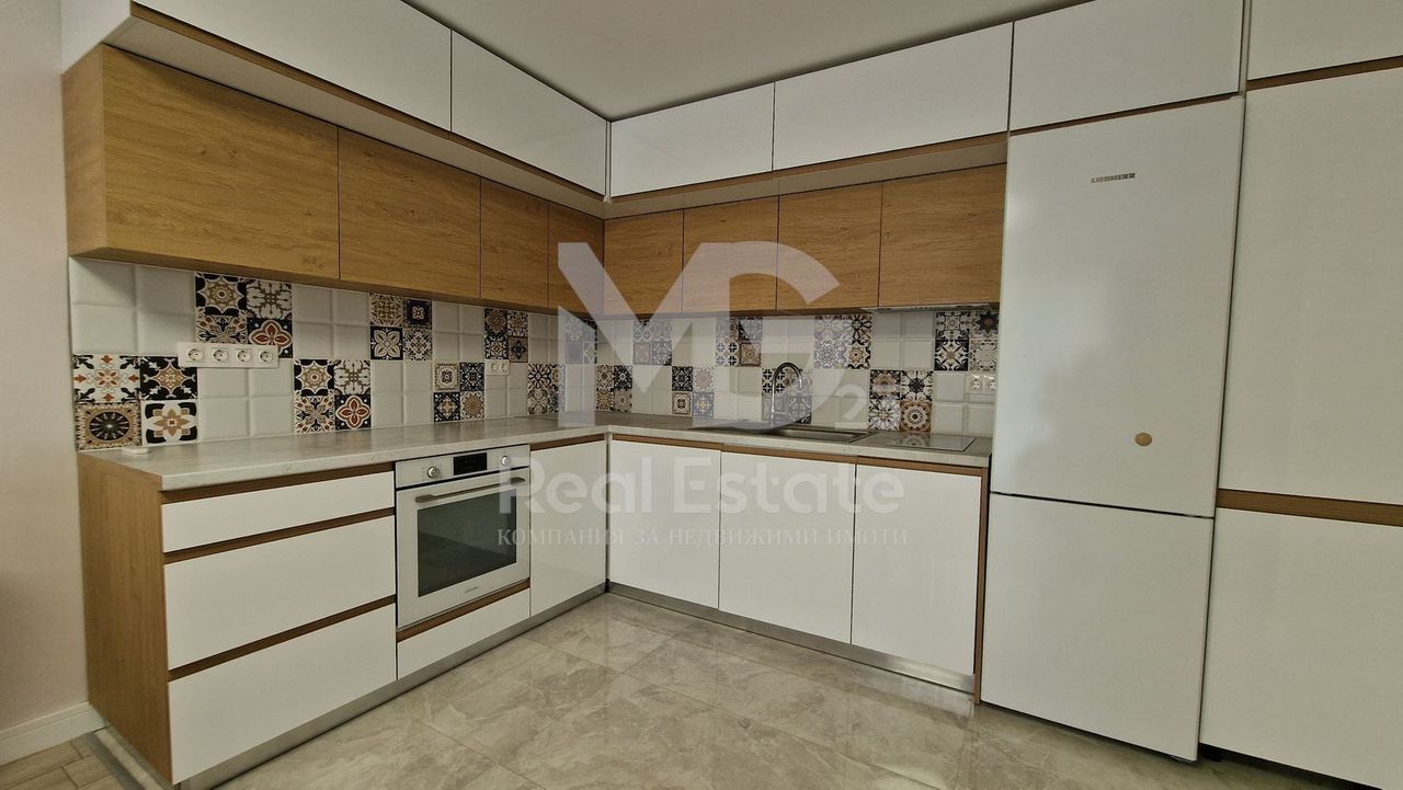 Продава се Двустаен апартамент в Пловдив, Остромила - 92 кв.м за 1495 €/кв.м - Снимка #3