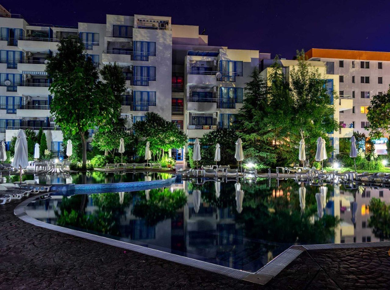 Продава се Двустаен апартамент в к.к. Слънчев бряг - 72 кв.м за 1209 €/кв.м - Снимка #12
