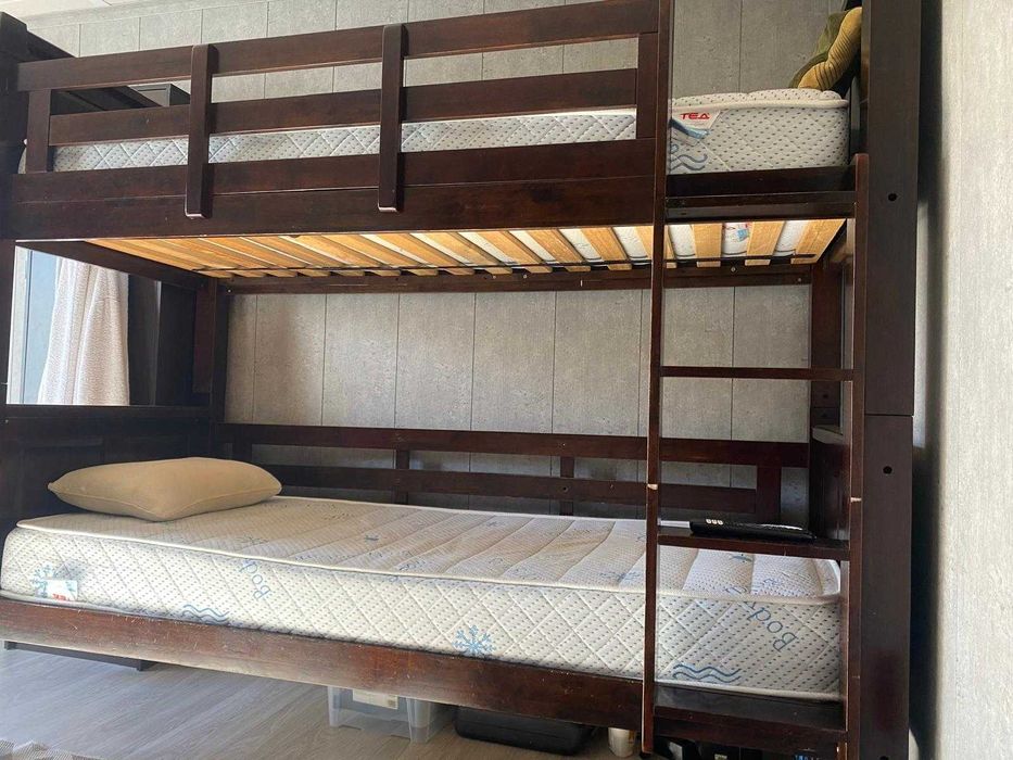 Двуетажно легло!