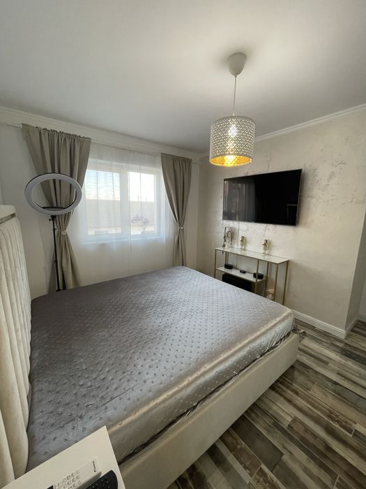 Casa insiruita,P+1E+pod,130 mp,asfalt,mobilata ,159000 euro!!