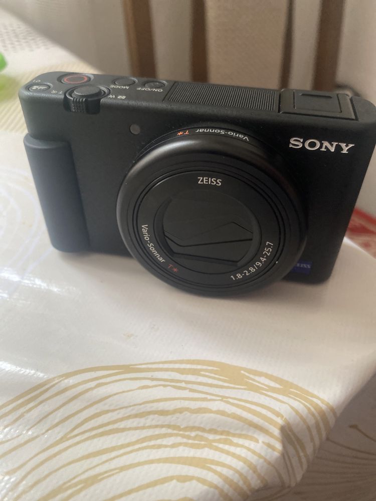 Sony v1 фотоаппарат видеокамера