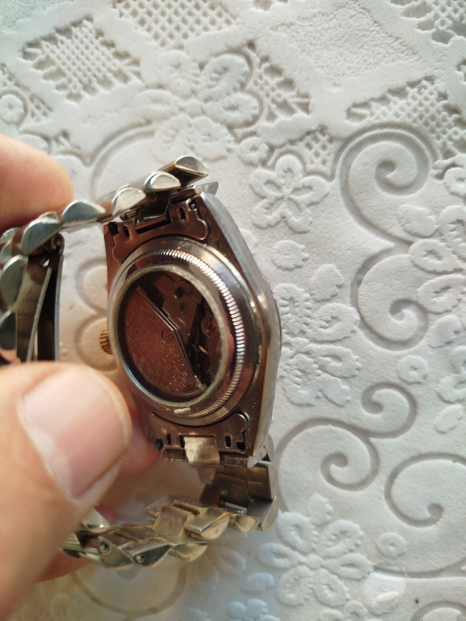 Rolex соати сотилади