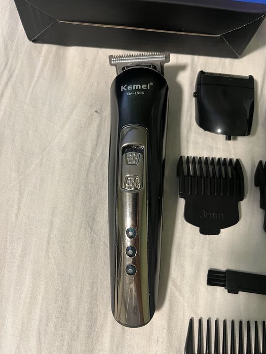 Set profesional mașină de tuns + trimmer nas + accesorii complete