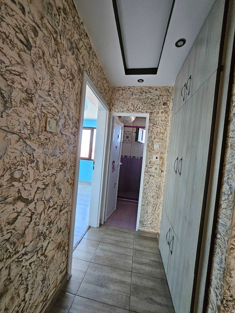 Продава се Четиристаен апартамент в Асеновград - 81 кв.м за 1186 €/кв.м - Снимка #2