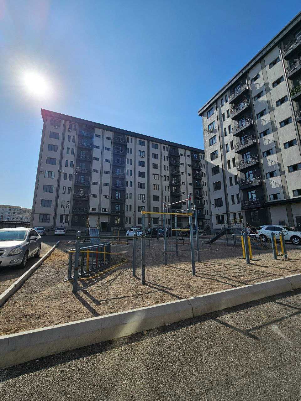 Метро Шахристон.Продам 3комн.кв. плюс цоколь на 1этаже 8эт новостройки