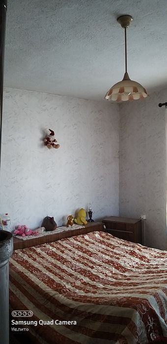 Продавам  двуетажна къща