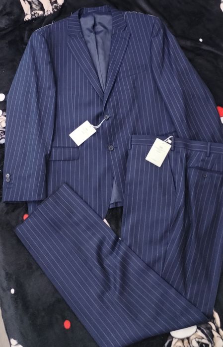 Navy Chalk Stripe Classic Suit Hawes & Curtis
Navy, Striped, Classic F