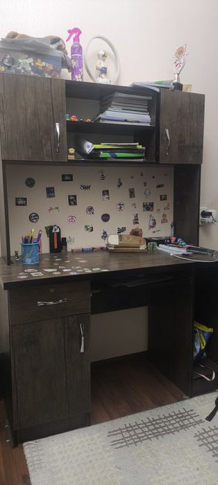Письменный стол  для студентов