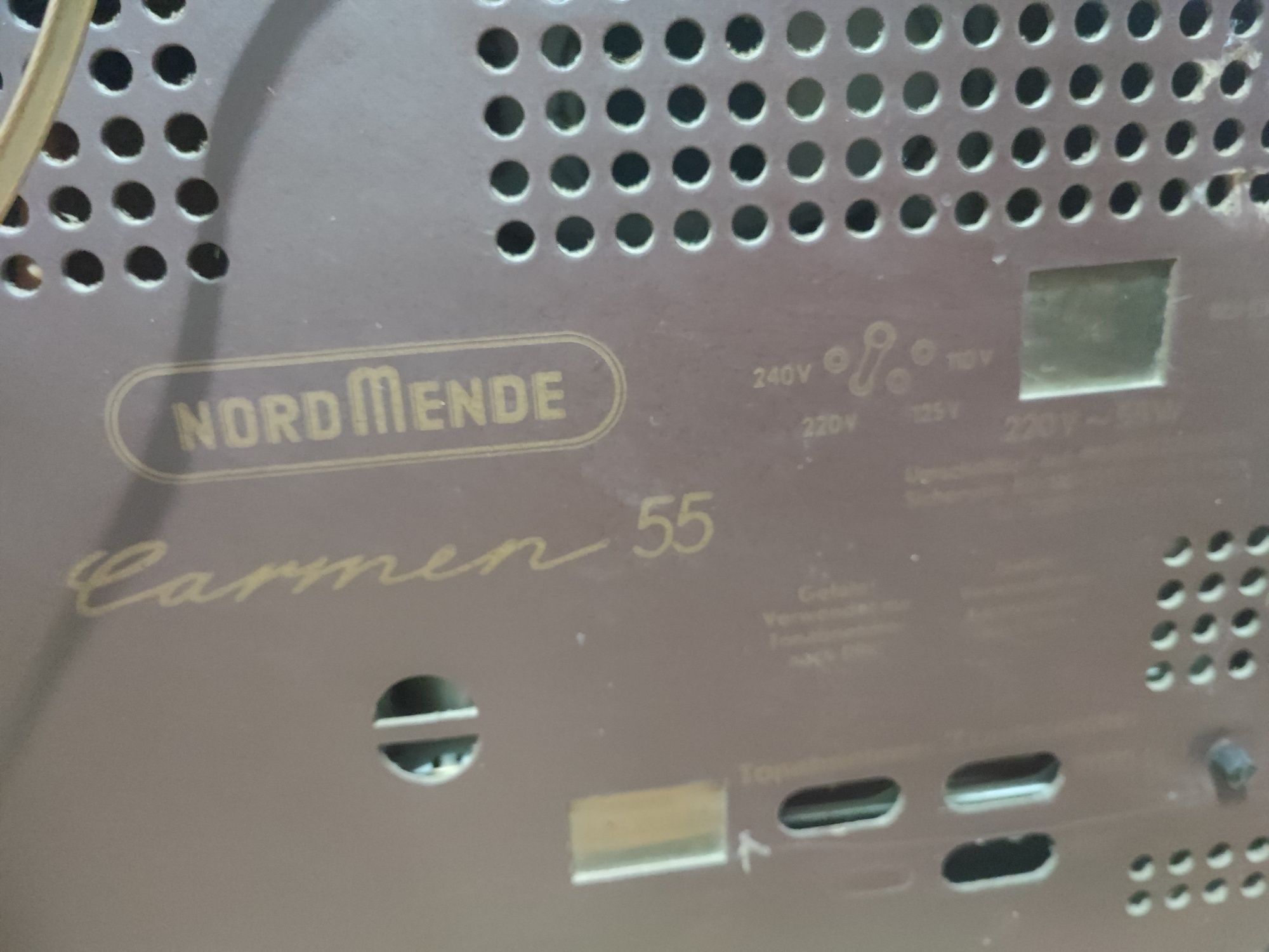 Radio vintage pe lampi Nordmende Carmen 55