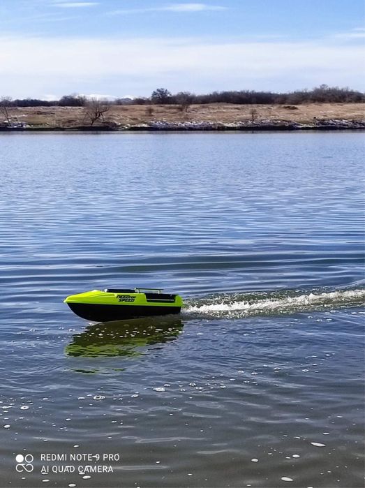 Лодка за захранка 1 година гаранция!!!