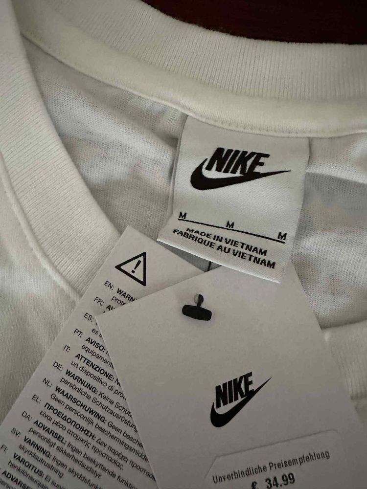 Чисто Нова Оригинална Тениска Nike Air Max Размер М