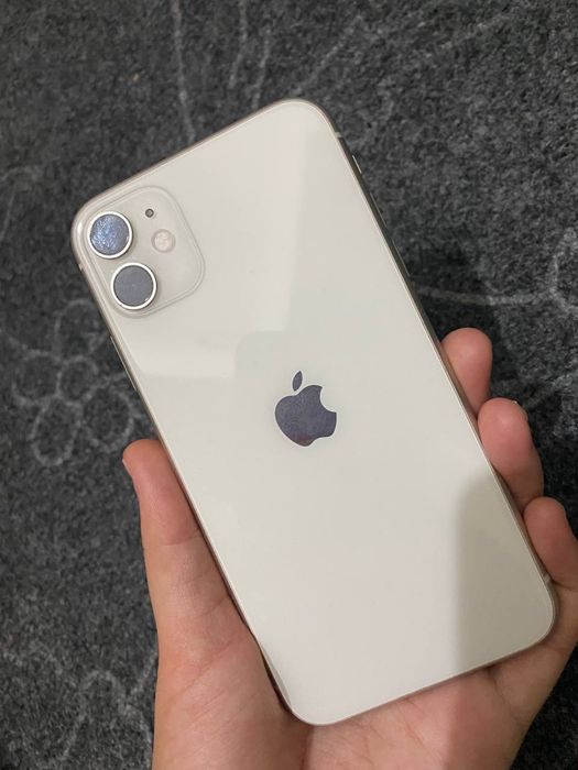 IPhone 11 holati yaxshi bo’lib to’lashga beriladi