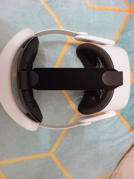 Vând Casca VR Oculus Quest 2 64gb