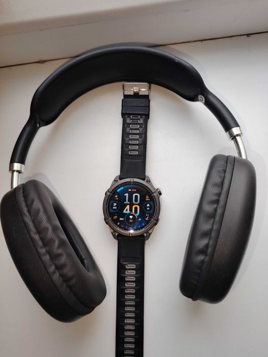 Смарт часы, новые, в подарок наушники