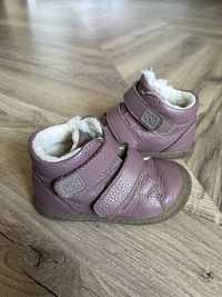 Зимни бебешки обувки