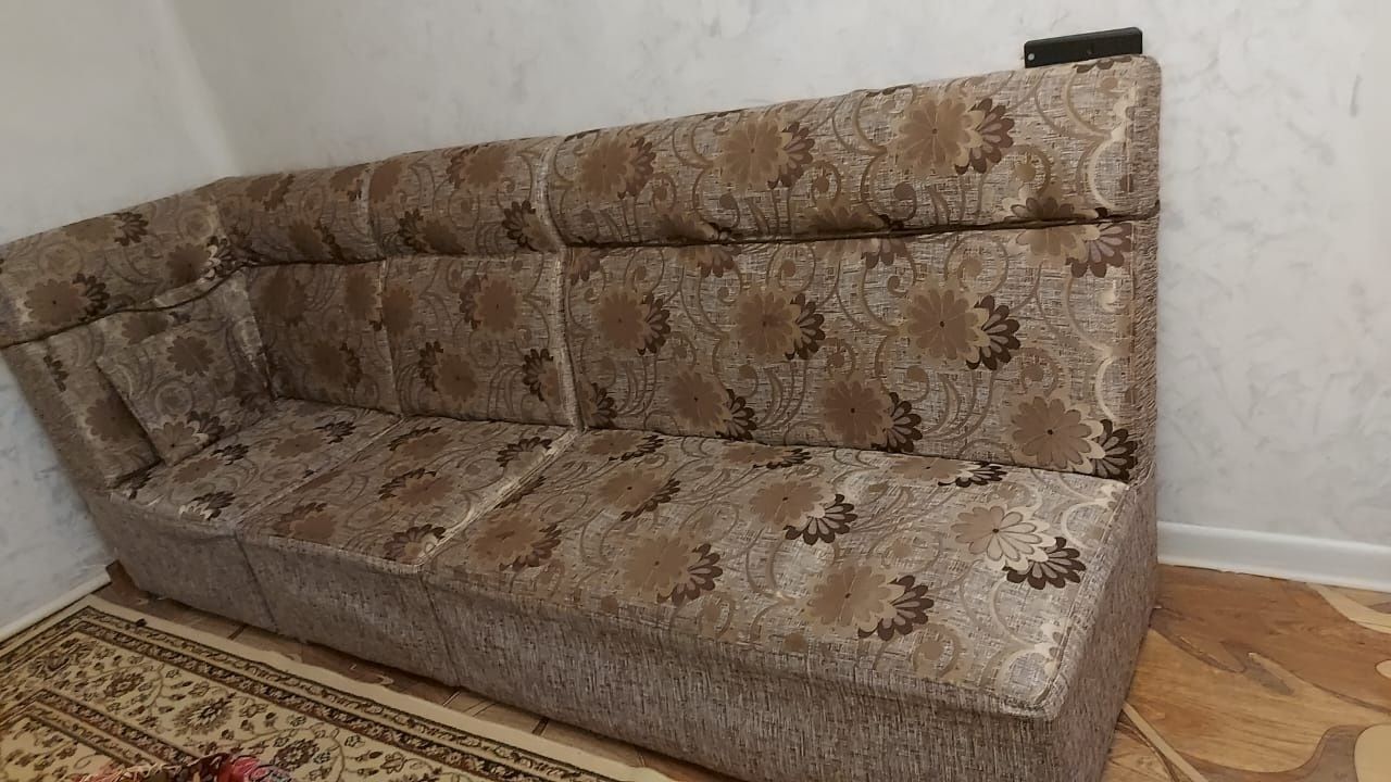 Продаётся диван в хорошем состоянии