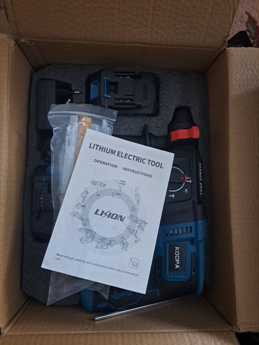 Ciocan bormasina Rotopercutor cu 2 acumulatori de 3A