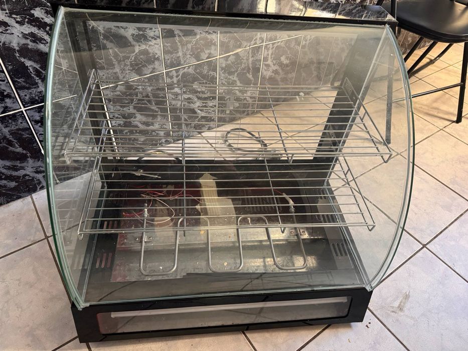 Vitrină caldă Pie Warmer – ideală pentru patiserii și cafenele