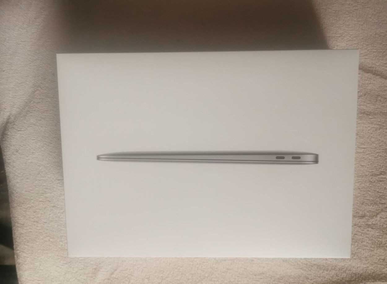 Apple MacBook Air 13 M1 8ГБ 2020 SSD 256GB