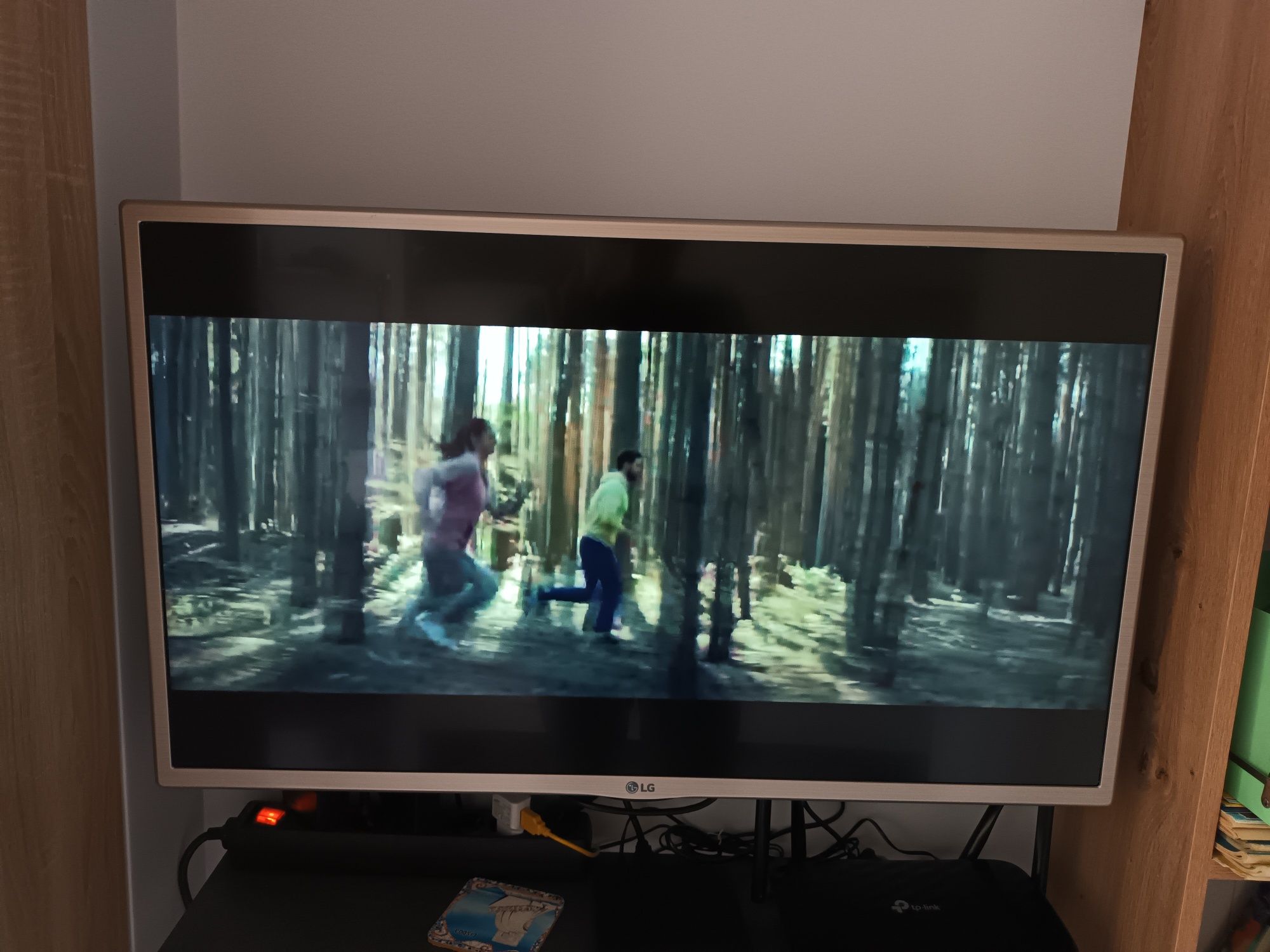 телевизор LG 32 " -  модел 2015 г.