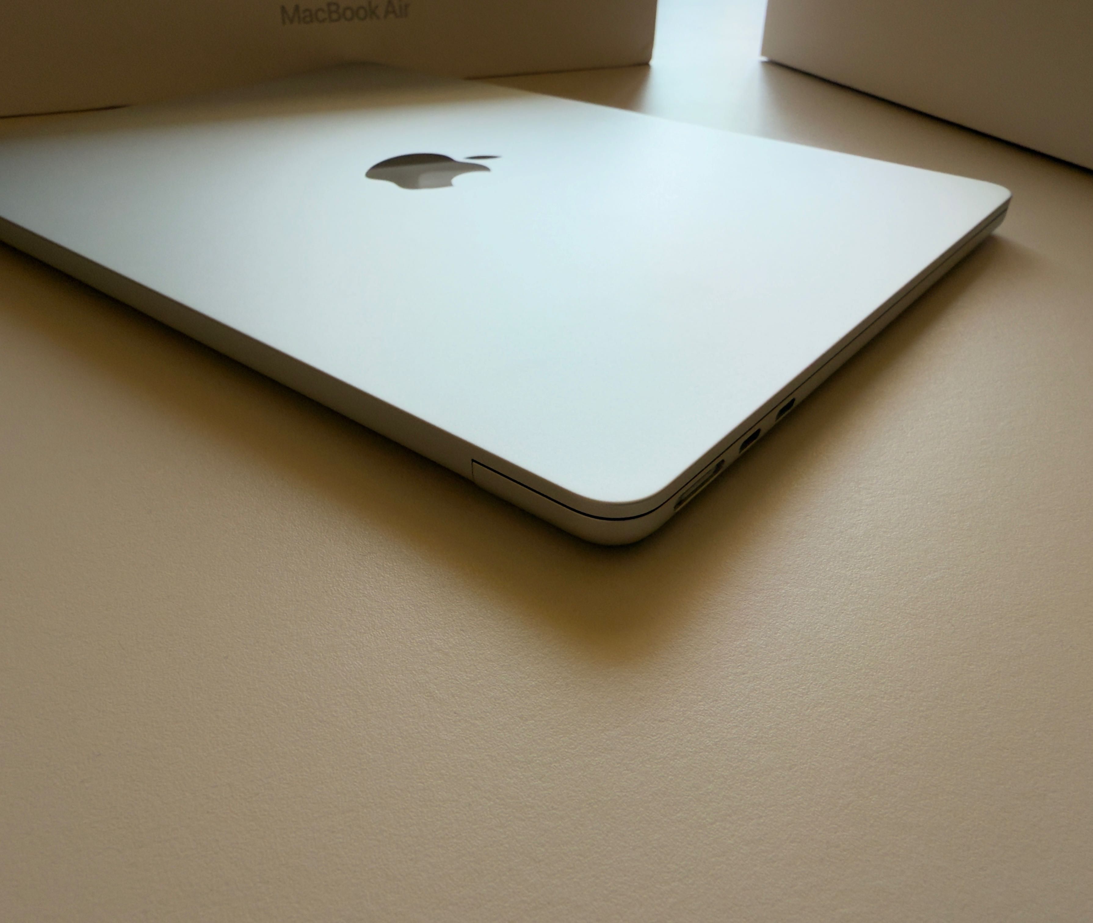 Като НОВ Apple MacBook Air 13" M3 16GB RAM 512GB SSD Silver