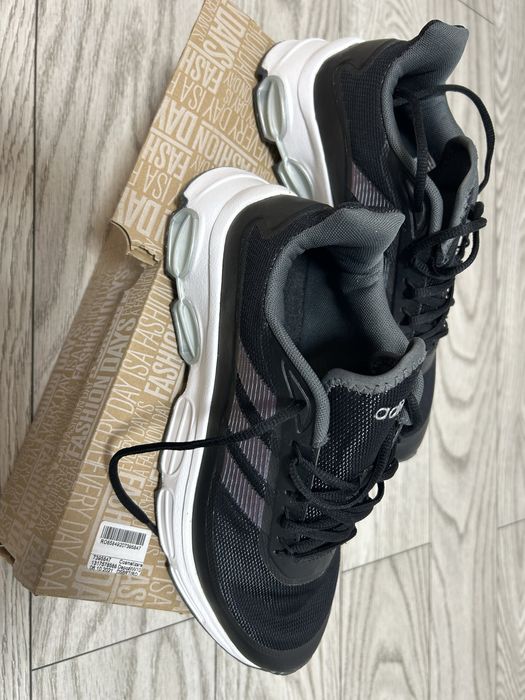 Adidas ! Purtati o singura data