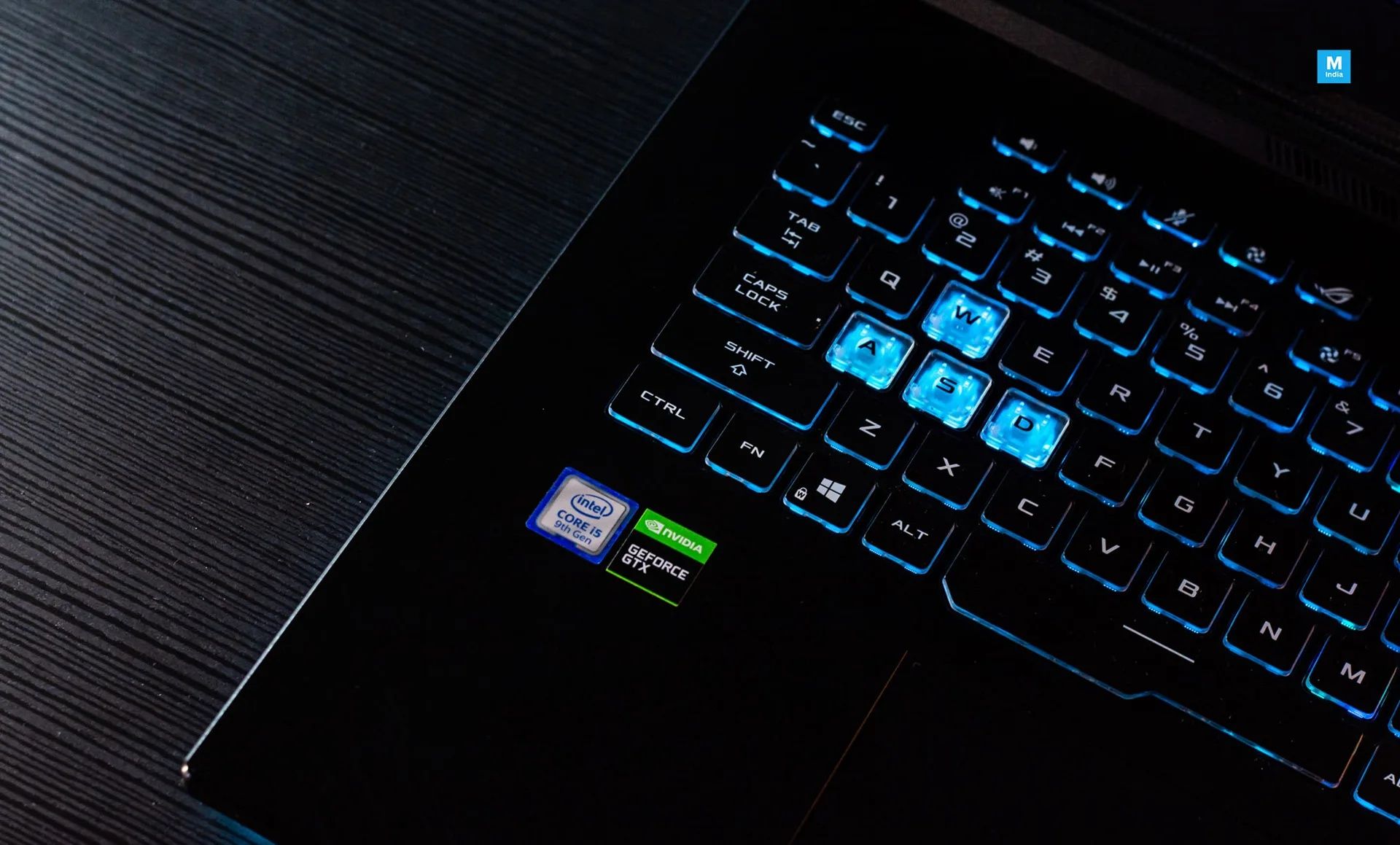 ПЕРФЕКТЕН лаптоп Asus rog strix 17