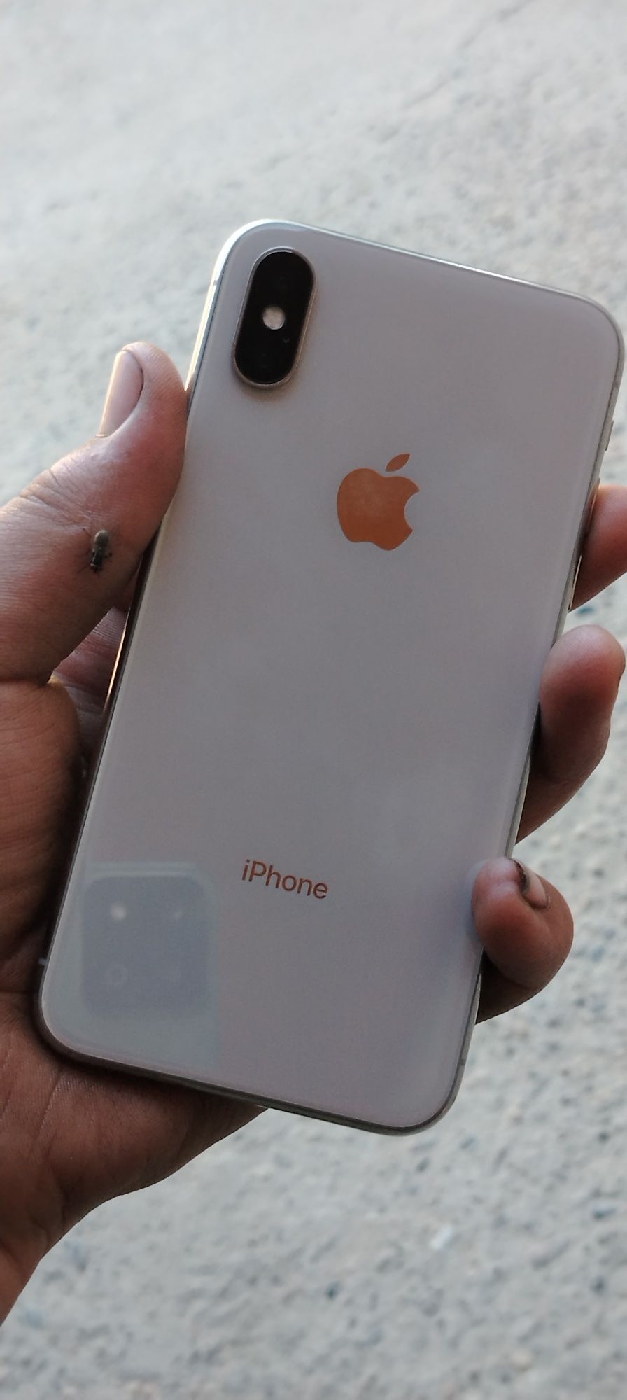 IPhone x yomks 100 fes tru tonlari ishledi aybi yo'q  karobka dakument