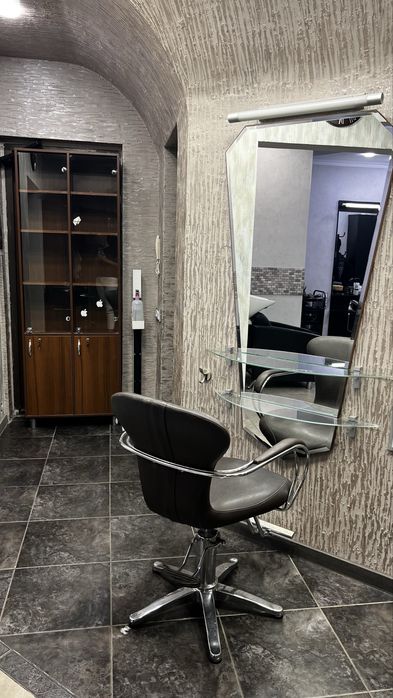 Кресло для парикмахера в аренду