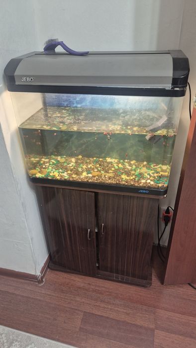 Продам аквариум в отличном состоянии