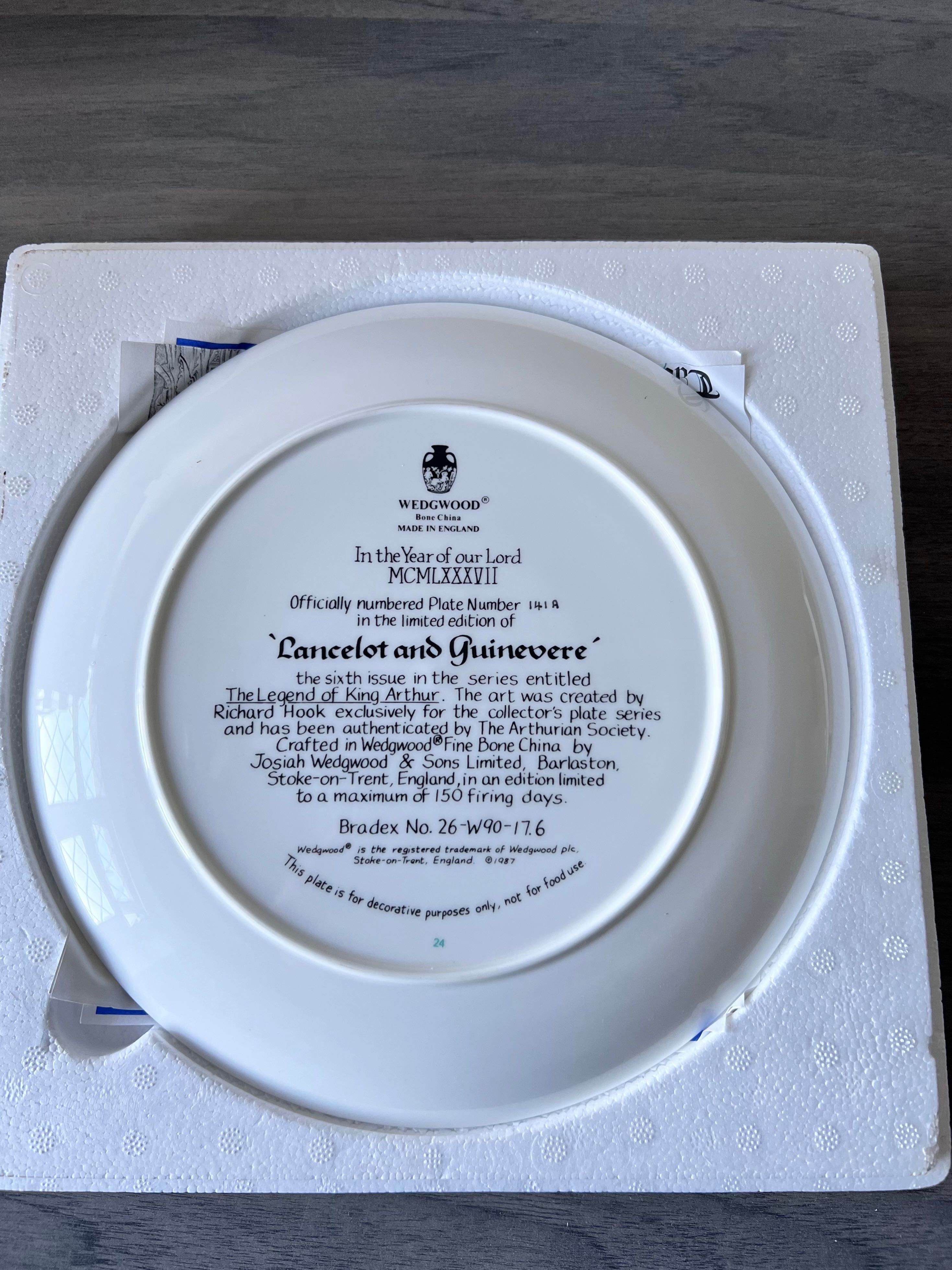 Wedgwood Декоративни чинии