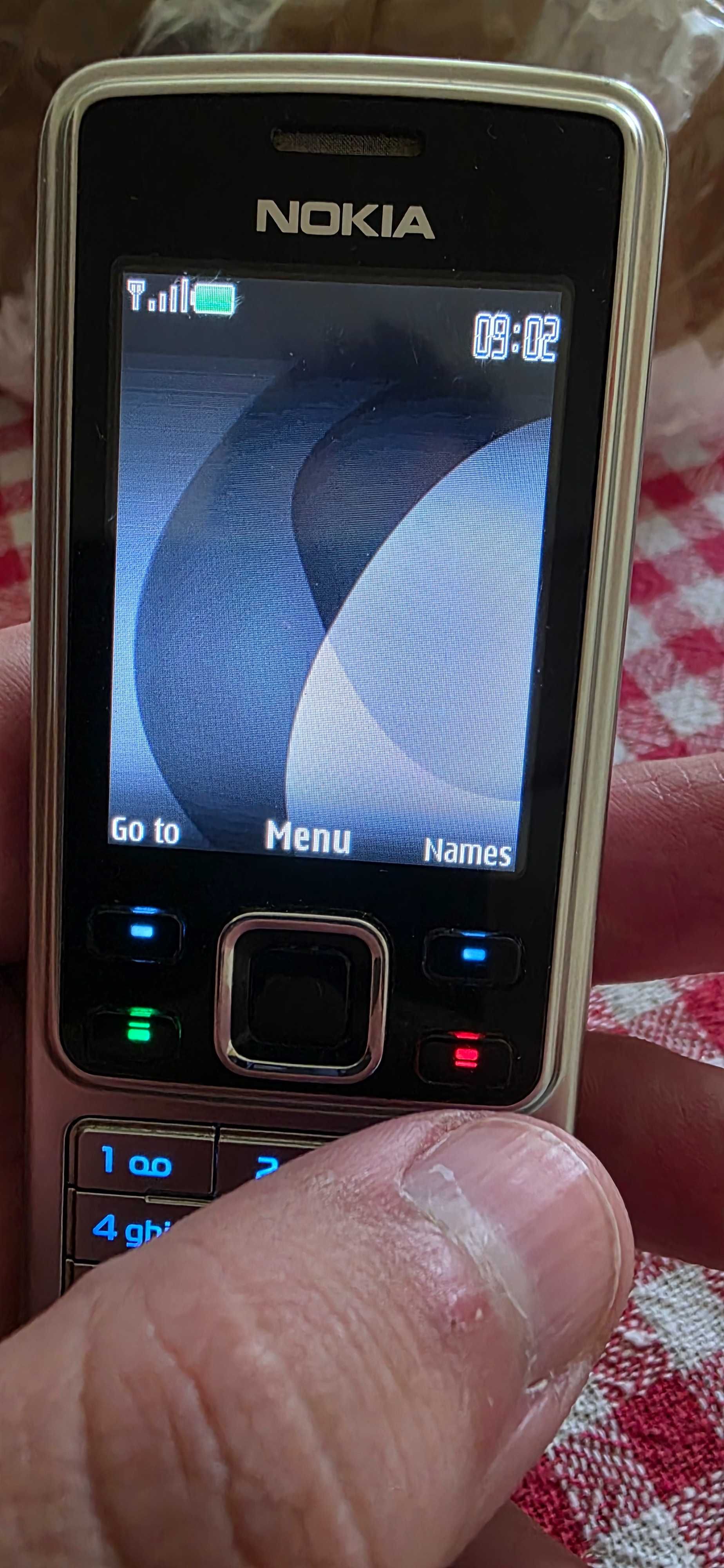 Nokia 6300 отключен перфектно работно състнояние нова батерия