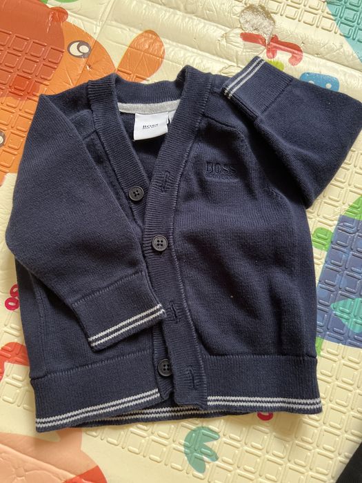 Set Hugo Boss pentru băieți – 6 luni (trening + cardigan)