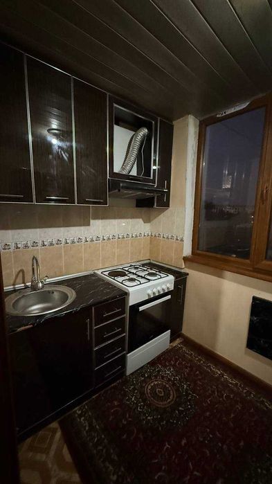 N.12117 Продается 2х комнатная переделано 3х комнатная квартира