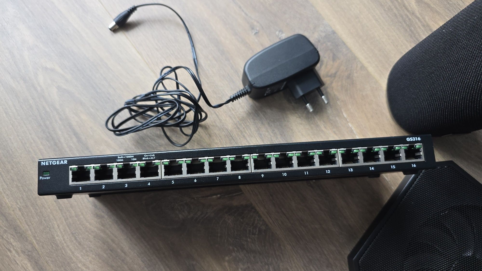Periferice IT - router, boxa bluetooth, switch, docking