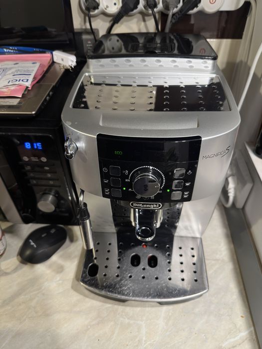 Espressor De'Longhi Magnifica S Smart ECAM250.23.SB