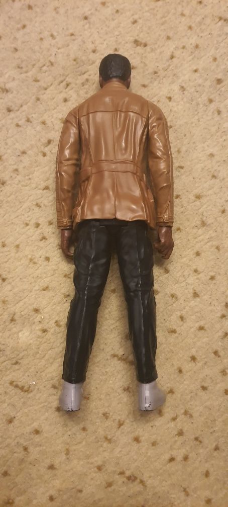 Vând figurina star wars Finn 27 cm