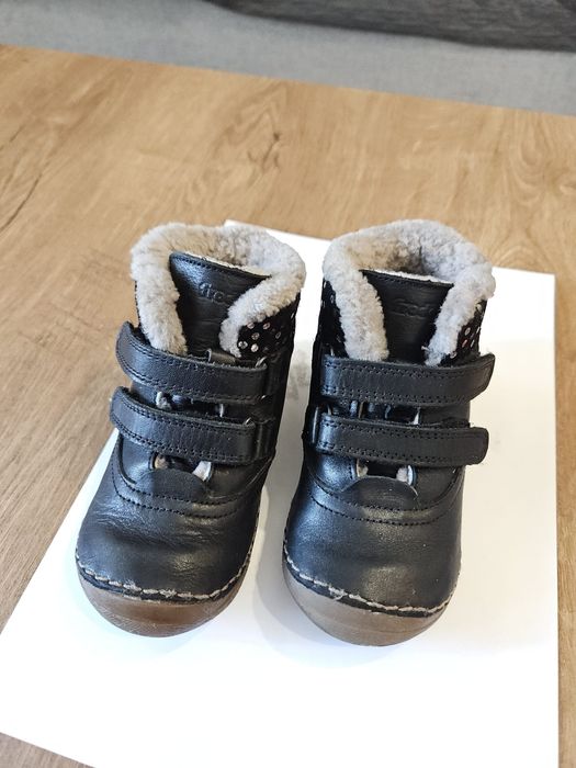 Ghete imblanite froddo marimea 23
Purtate putin, stare foarte buna - 1