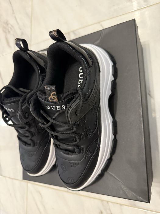 Маратонки Гес- Guess оригинални, 37 номер