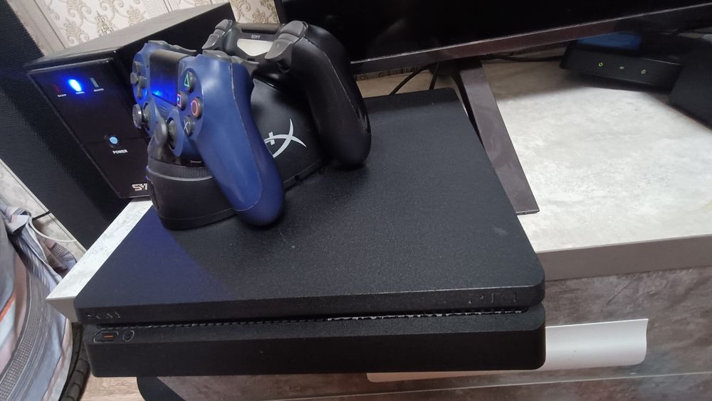 Sony playstation 4 slim