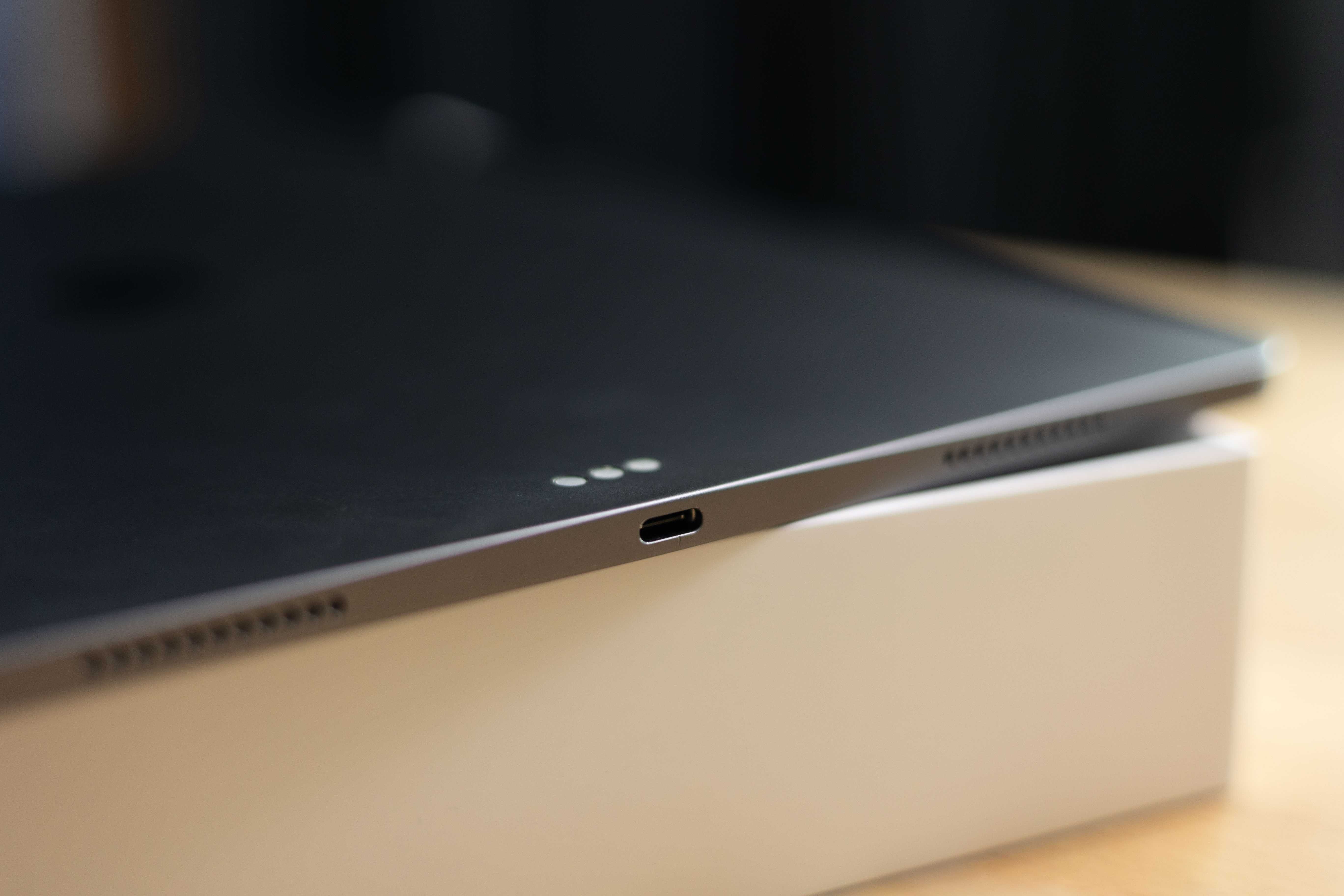 Apple iPad Pro 12.9" Wi-Fi - 5th Gen
