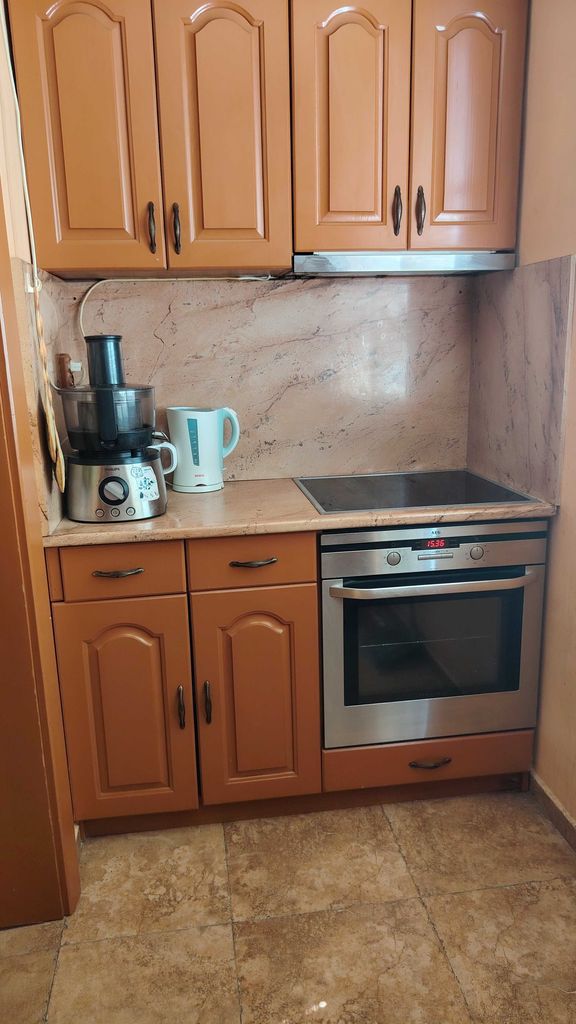 Дава се под наем Тристаен апартамент в Пазарджик, Център - 100 кв.м за 357 € - Снимка #6