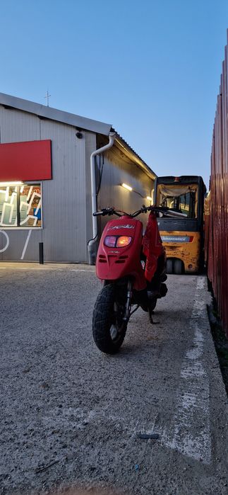 Vând scuter piaggio typhoon de 80 Ac