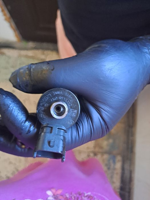 Vând injectoare 4 buc Peugeot 307.1.6hdi 2006